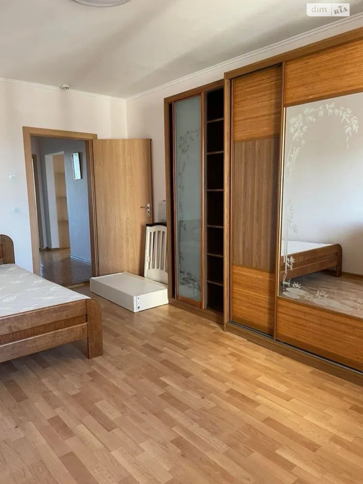 Продажа трехкомнатной квартиры в Киеве, на ул. Олевская 7, район Новобеличи фото 1 Продажа трехкомнатной квартиры в Киеве, на ул. Олевская 7, район Новобеличи фото 1