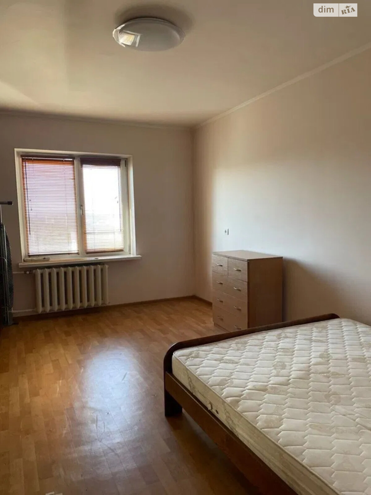 Продажа трехкомнатной квартиры в Киеве, на ул. Олевская 7, район Новобеличи фото 1 Продажа трехкомнатной квартиры в Киеве, на ул. Олевская 7, район Новобеличи фото 1