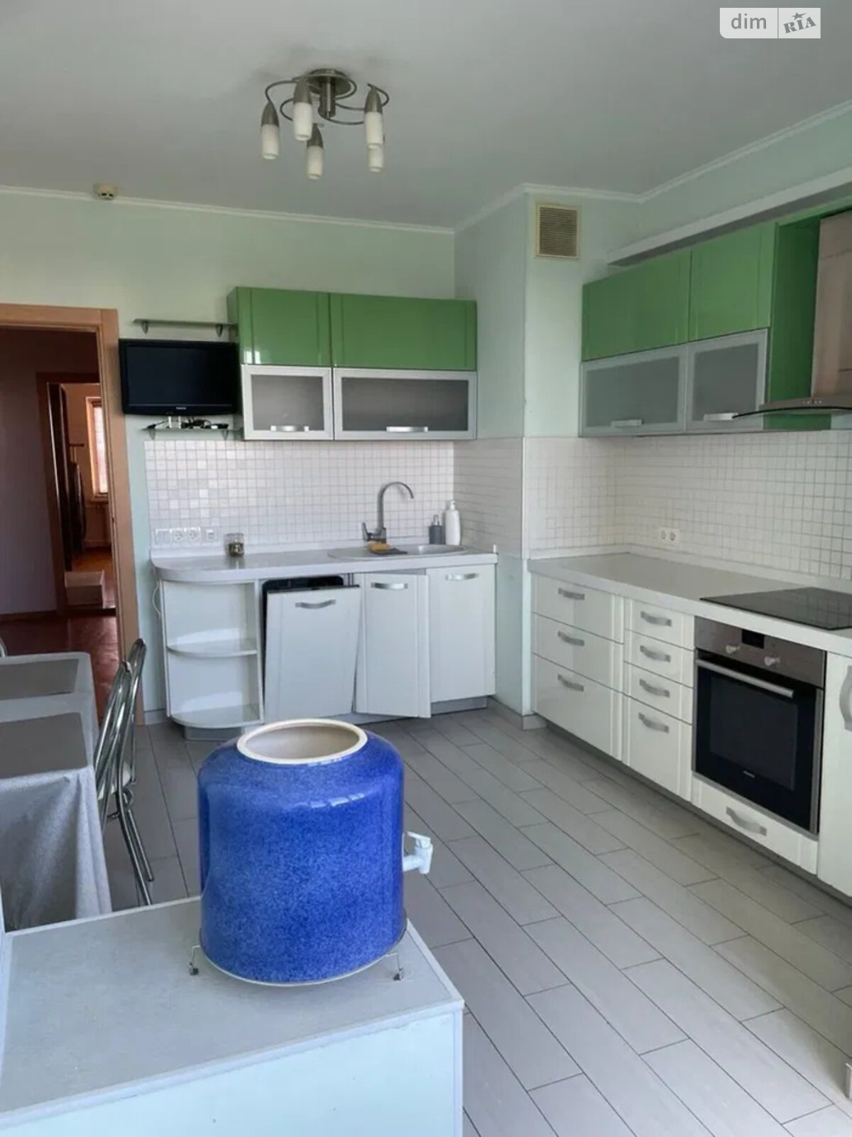 Продажа трехкомнатной квартиры в Киеве, на ул. Олевская 7, район Новобеличи фото 1 Продажа трехкомнатной квартиры в Киеве, на ул. Олевская 7, район Новобеличи фото 1