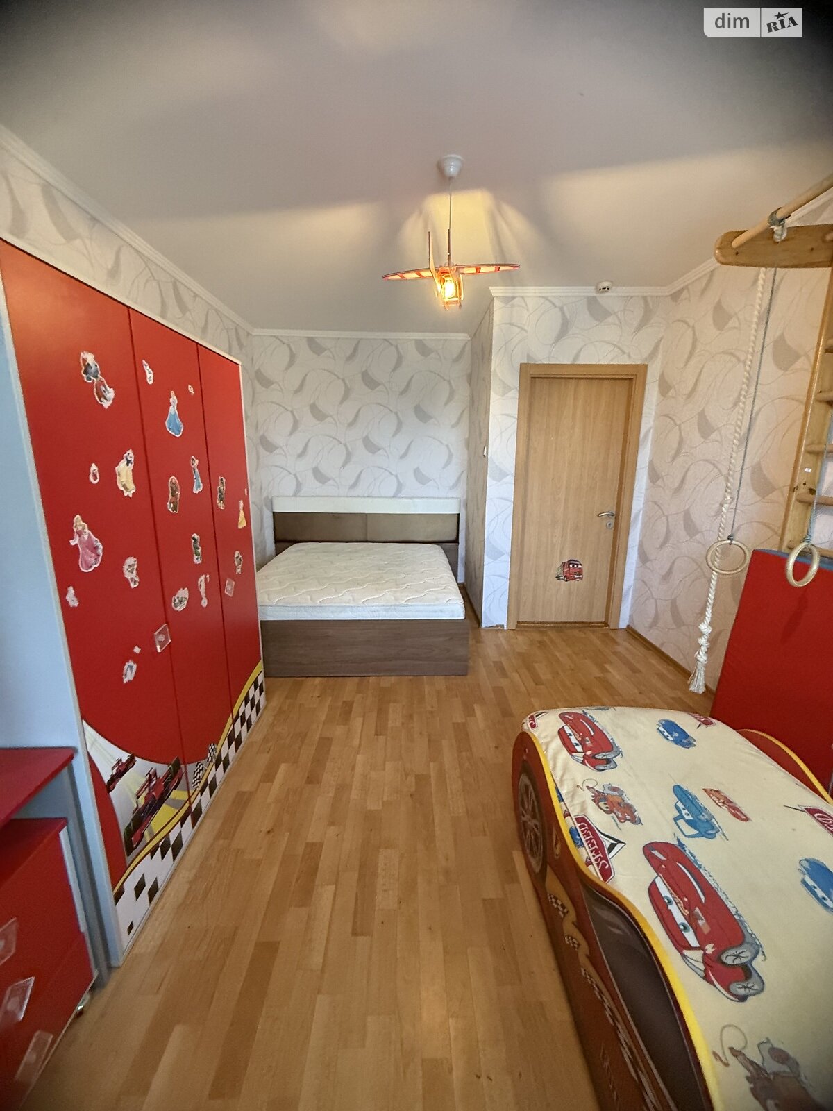 Продажа трехкомнатной квартиры в Киеве, на ул. Олевская 7, район Новобеличи фото 1 Продажа трехкомнатной квартиры в Киеве, на ул. Олевская 7, район Новобеличи фото 1