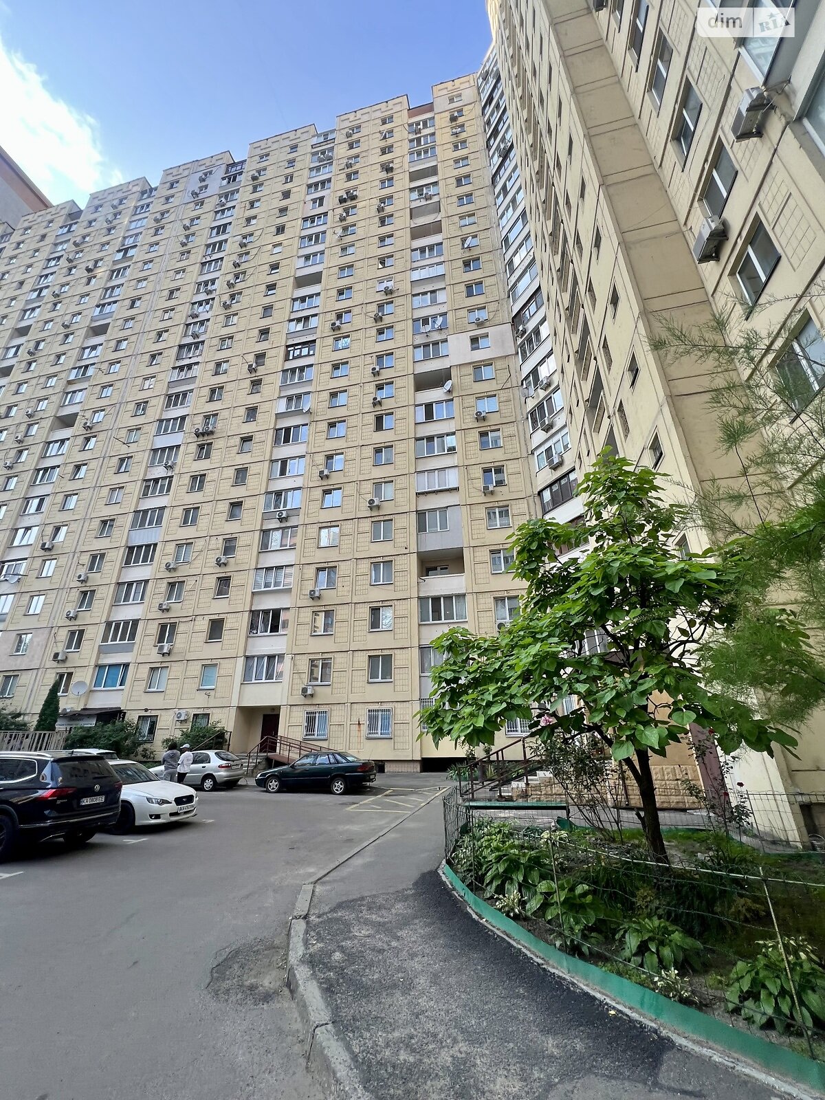 Продажа трехкомнатной квартиры в Киеве, на ул. Олевская 7, район Новобеличи фото 1 Продажа трехкомнатной квартиры в Киеве, на ул. Олевская 7, район Новобеличи фото 1