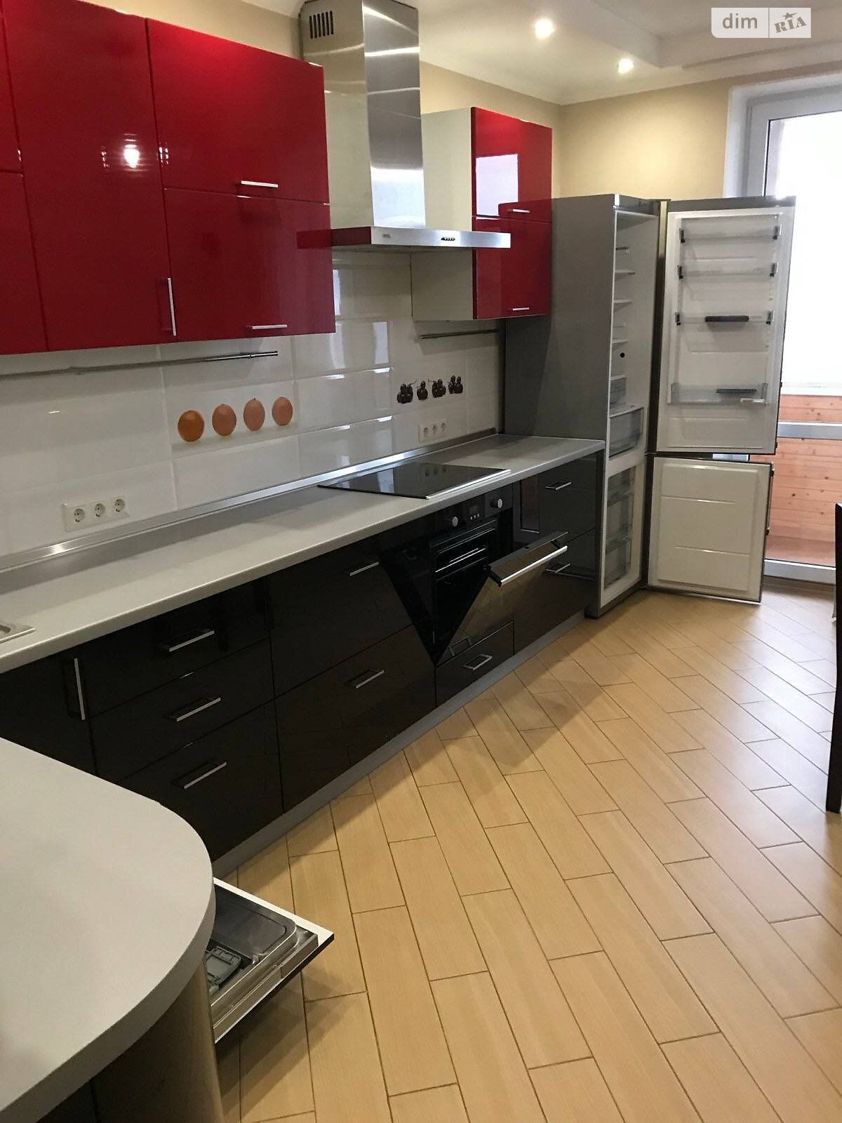 Продажа трехкомнатной квартиры в Киеве, на ул. Олевская 5, район Новобеличи фото 1 Продажа трехкомнатной квартиры в Киеве, на ул. Олевская 5, район Новобеличи фото 1