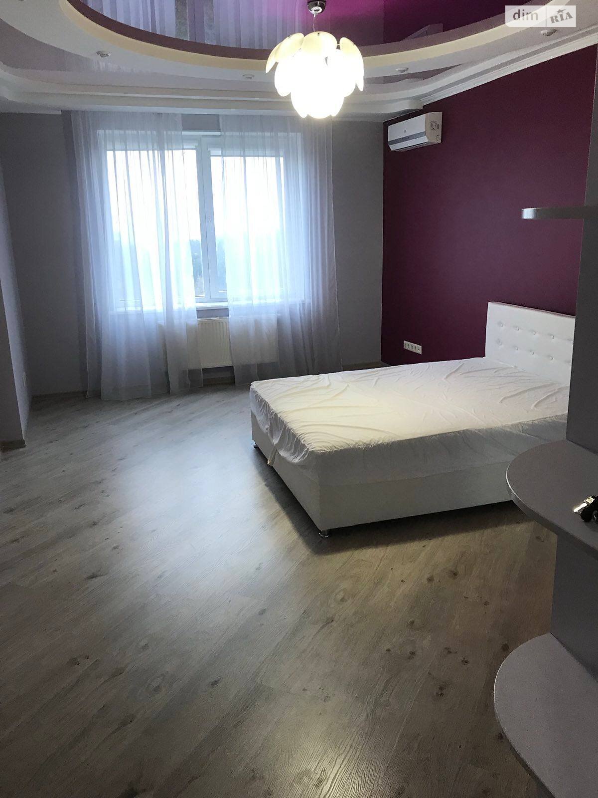 Продажа трехкомнатной квартиры в Киеве, на ул. Олевская 5, район Новобеличи фото 1 Продажа трехкомнатной квартиры в Киеве, на ул. Олевская 5, район Новобеличи фото 1