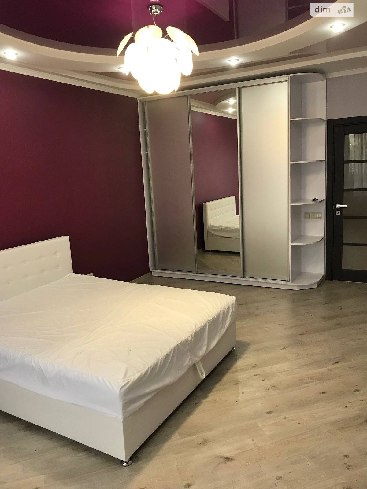 Продажа трехкомнатной квартиры в Киеве, на ул. Олевская 5, район Новобеличи фото 1 Продажа трехкомнатной квартиры в Киеве, на ул. Олевская 5, район Новобеличи фото 1