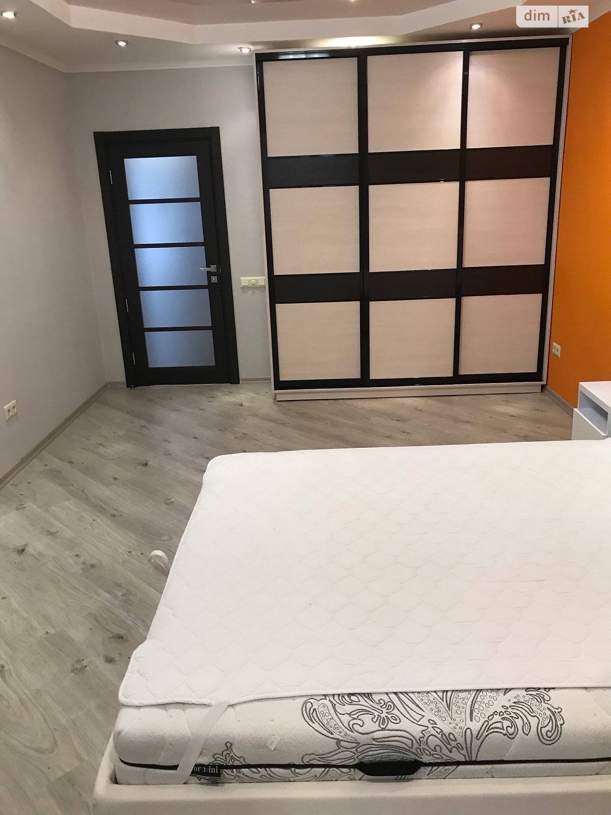 Продажа трехкомнатной квартиры в Киеве, на ул. Олевская 5, район Новобеличи фото 1 Продажа трехкомнатной квартиры в Киеве, на ул. Олевская 5, район Новобеличи фото 1