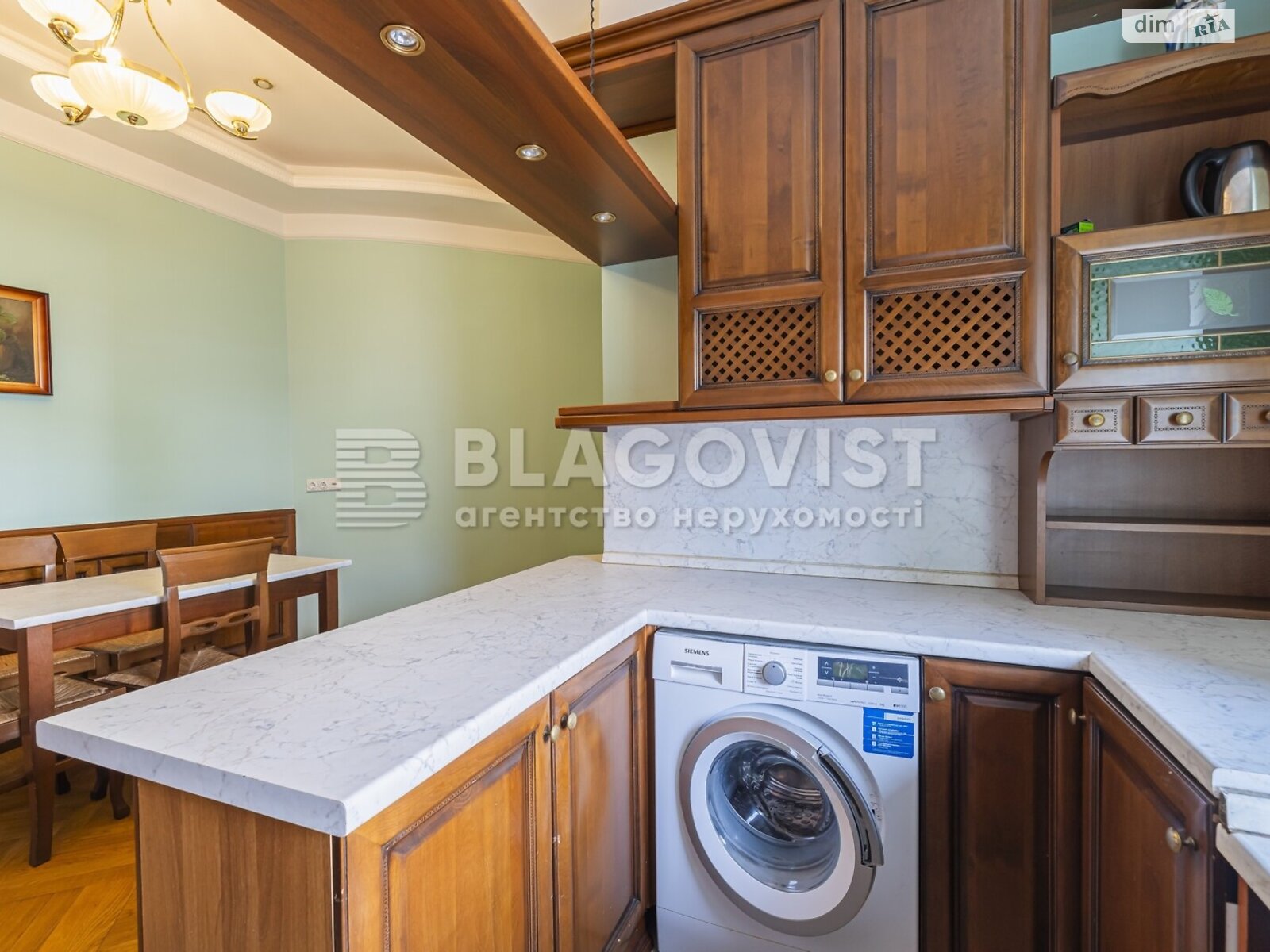 Продаж трикімнатної квартири в Києві, на вул. Антоновича 9, район Нова забудова фото 1 Продаж трикімнатної квартири в Києві, на вул. Антоновича 9, район Нова забудова фото 1