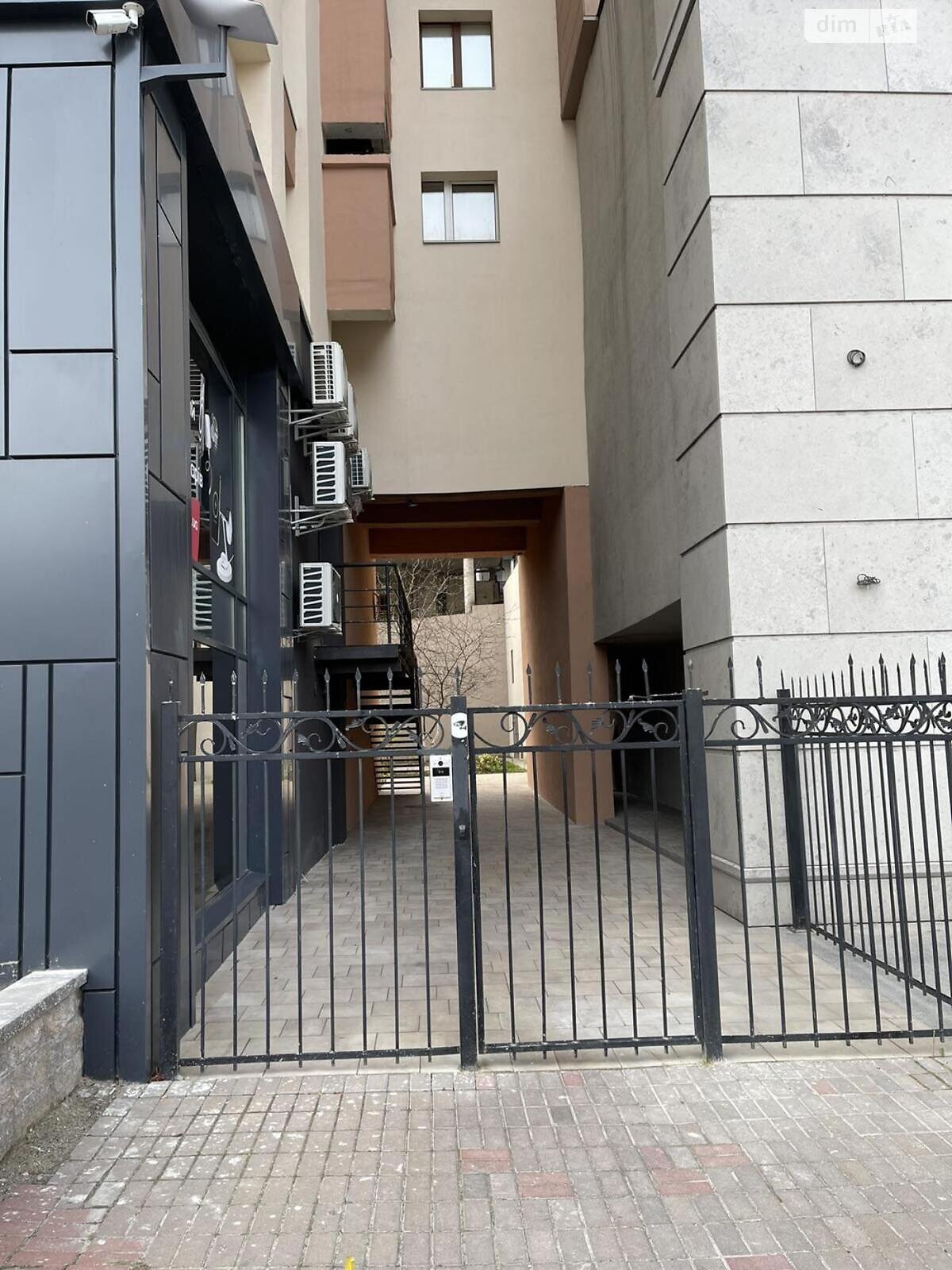 Продажа трехкомнатной квартиры в Киеве, на ул. Антоновича 122, район Новое строение фото 1 Продажа трехкомнатной квартиры в Киеве, на ул. Антоновича 122, район Новое строение фото 1