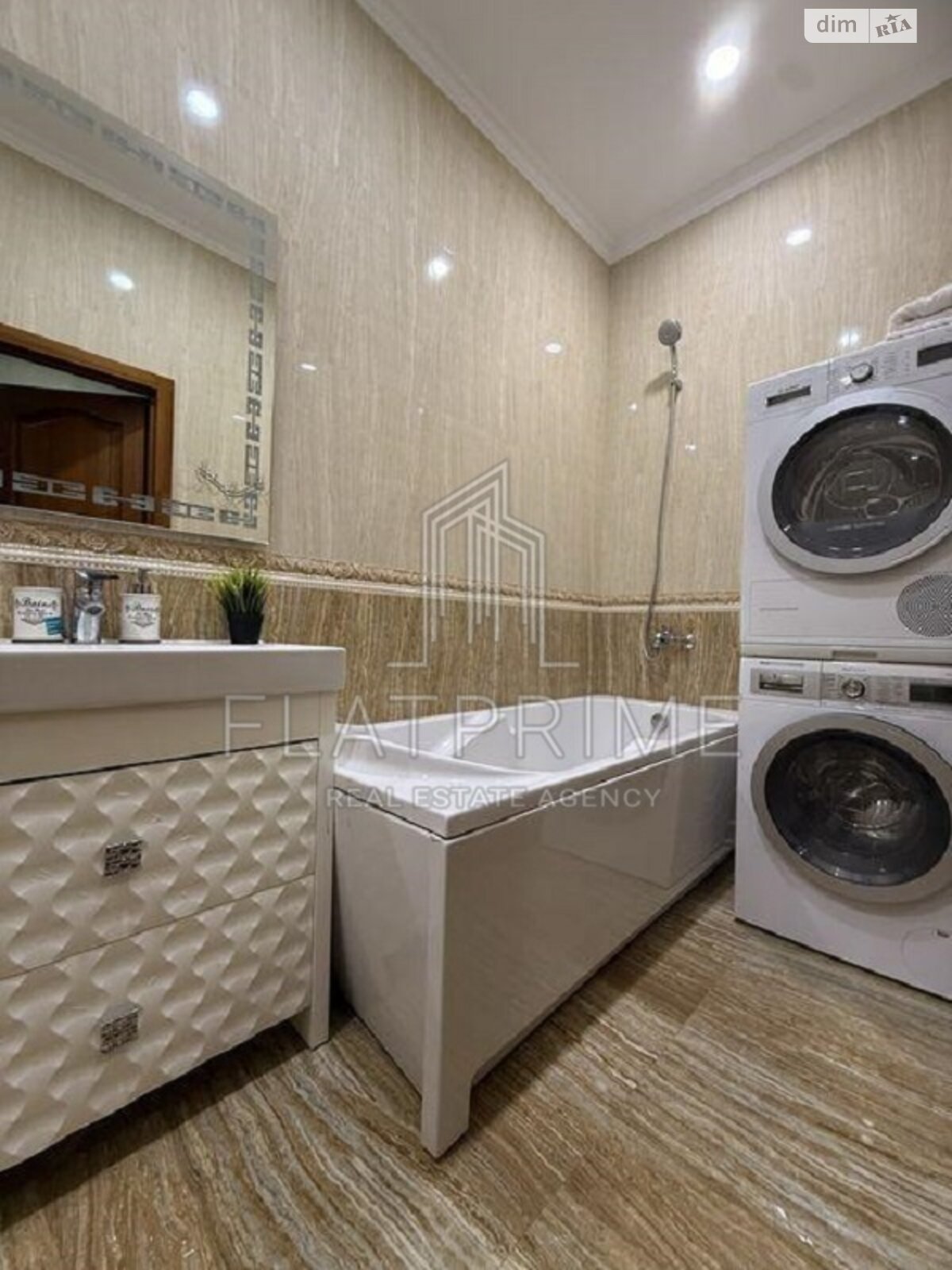 Продаж трикімнатної квартири в Києві, на вул. Антоновича 103, район Нова забудова фото 1 Продаж трикімнатної квартири в Києві, на вул. Антоновича 103, район Нова забудова фото 1