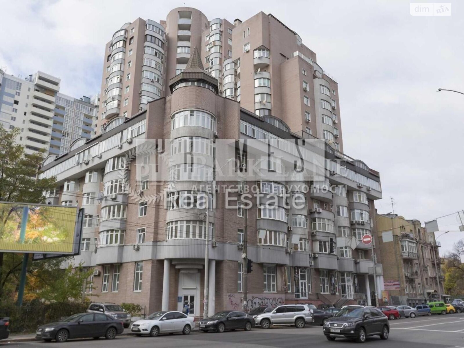 Продаж трикімнатної квартири в Києві, на вул. Антоновича, район Нова забудова фото 1 Продаж трикімнатної квартири в Києві, на вул. Антоновича, район Нова забудова фото 1