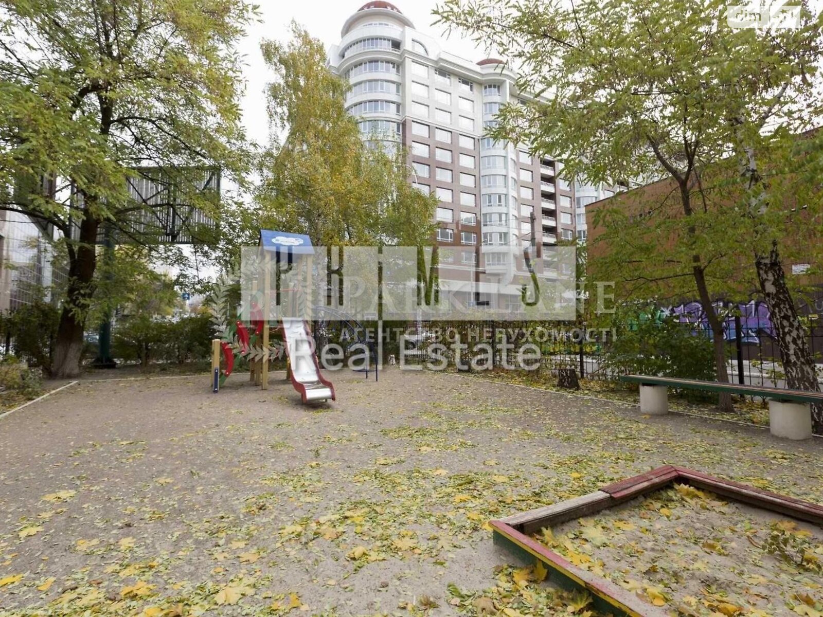Продаж трикімнатної квартири в Києві, на вул. Антоновича, район Нова забудова фото 1 Продаж трикімнатної квартири в Києві, на вул. Антоновича, район Нова забудова фото 1