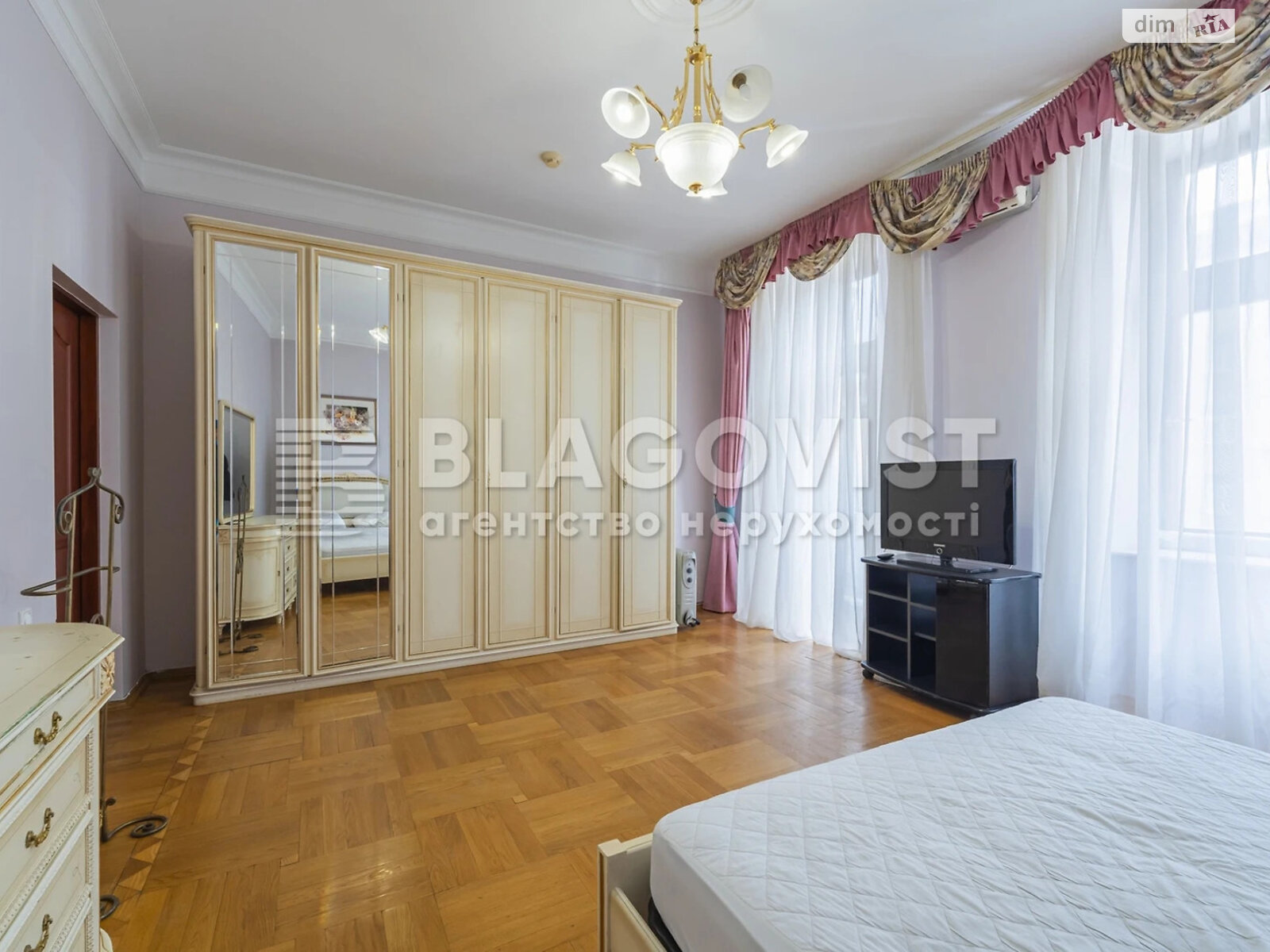 Продаж чотирикімнатної квартири в Києві, на вул. Антоновича 9, район Нова забудова фото 1 Продаж чотирикімнатної квартири в Києві, на вул. Антоновича 9, район Нова забудова фото 1
