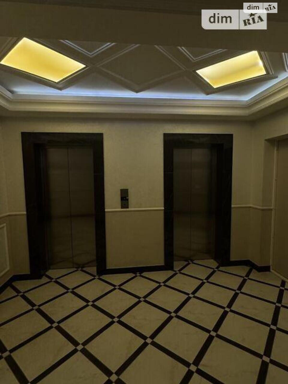 Продажа трехкомнатной квартиры в Киеве, на ул. Антоновича 109, район Новое строение фото 1