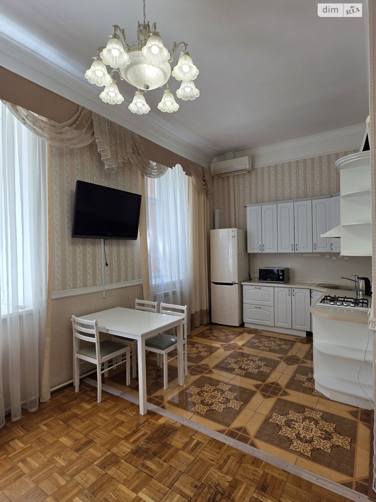 Продаж трикімнатної квартири в Києві, на вул. Саксаганського 41В, район Нова забудова фото 1 Продаж трикімнатної квартири в Києві, на вул. Саксаганського 41В, район Нова забудова фото 1