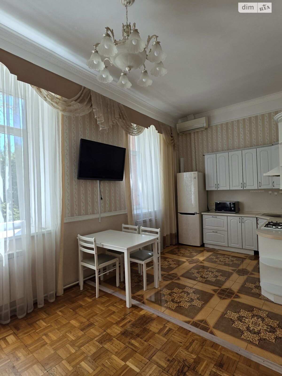 Продаж трикімнатної квартири в Києві, на вул. Саксаганського 41В, район Нова забудова фото 1 Продаж трикімнатної квартири в Києві, на вул. Саксаганського 41В, район Нова забудова фото 1
