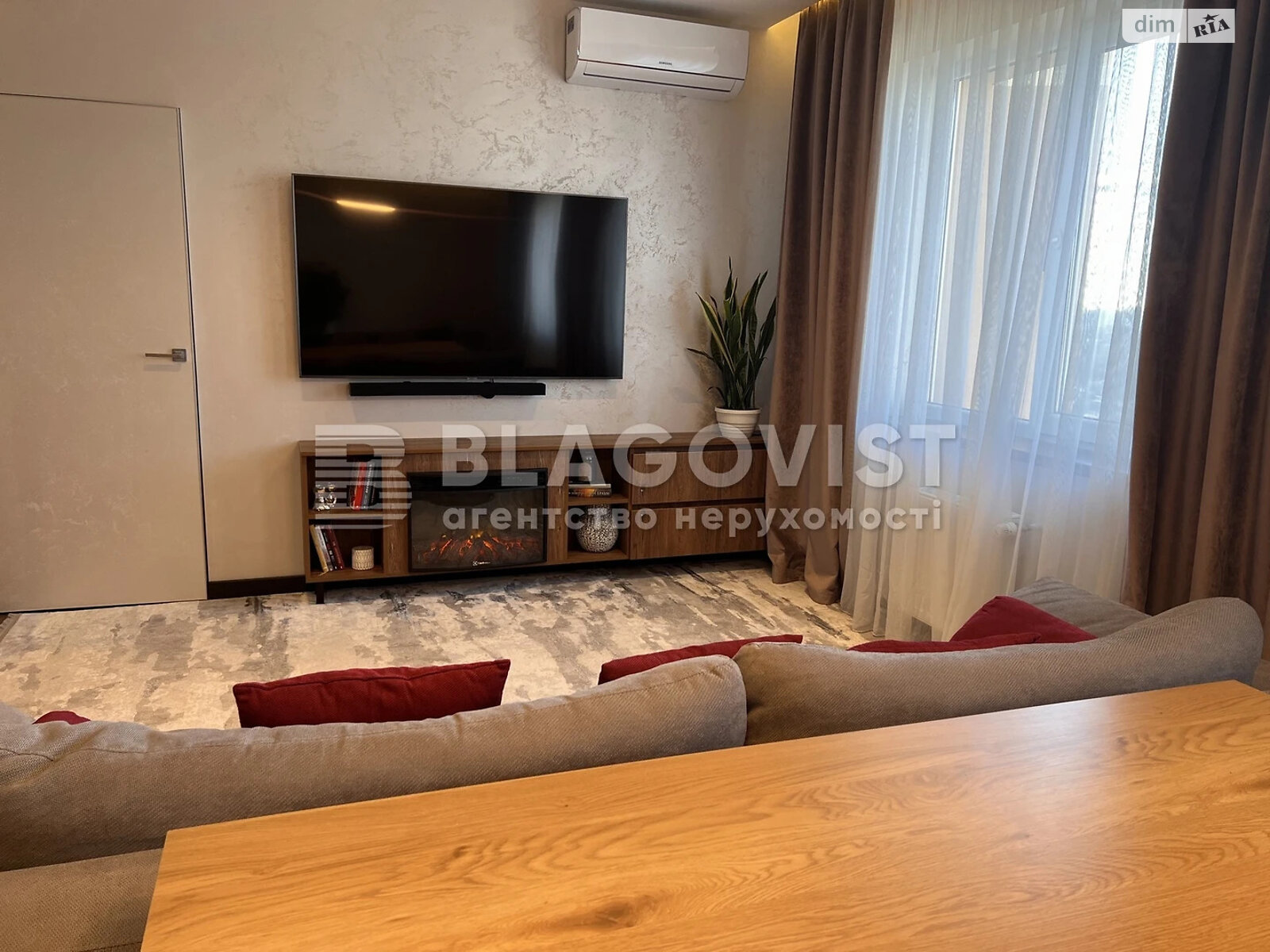 Продажа трехкомнатной квартиры в Киеве, на ул. Новополевая 2 корпус 2, фото 1 Продажа трехкомнатной квартиры в Киеве, на ул. Новополевая 2 корпус 2, фото 1