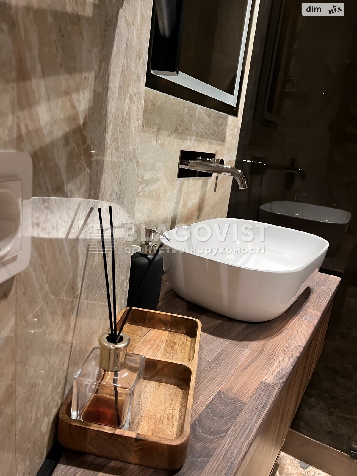 Продажа трехкомнатной квартиры в Киеве, на ул. Новополевая 2 корпус 2, фото 1 Продажа трехкомнатной квартиры в Киеве, на ул. Новополевая 2 корпус 2, фото 1