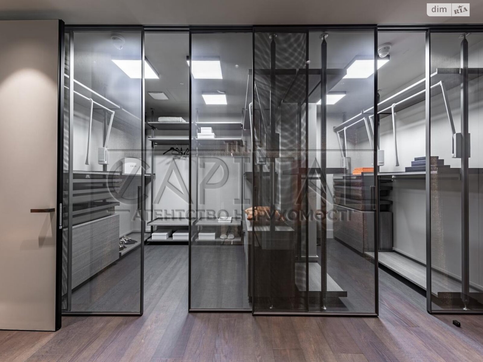 Продажа трехкомнатной квартиры в Киеве, на ул. Новоселицкая 10, фото 1 Продажа трехкомнатной квартиры в Киеве, на ул. Новоселицкая 10, фото 1