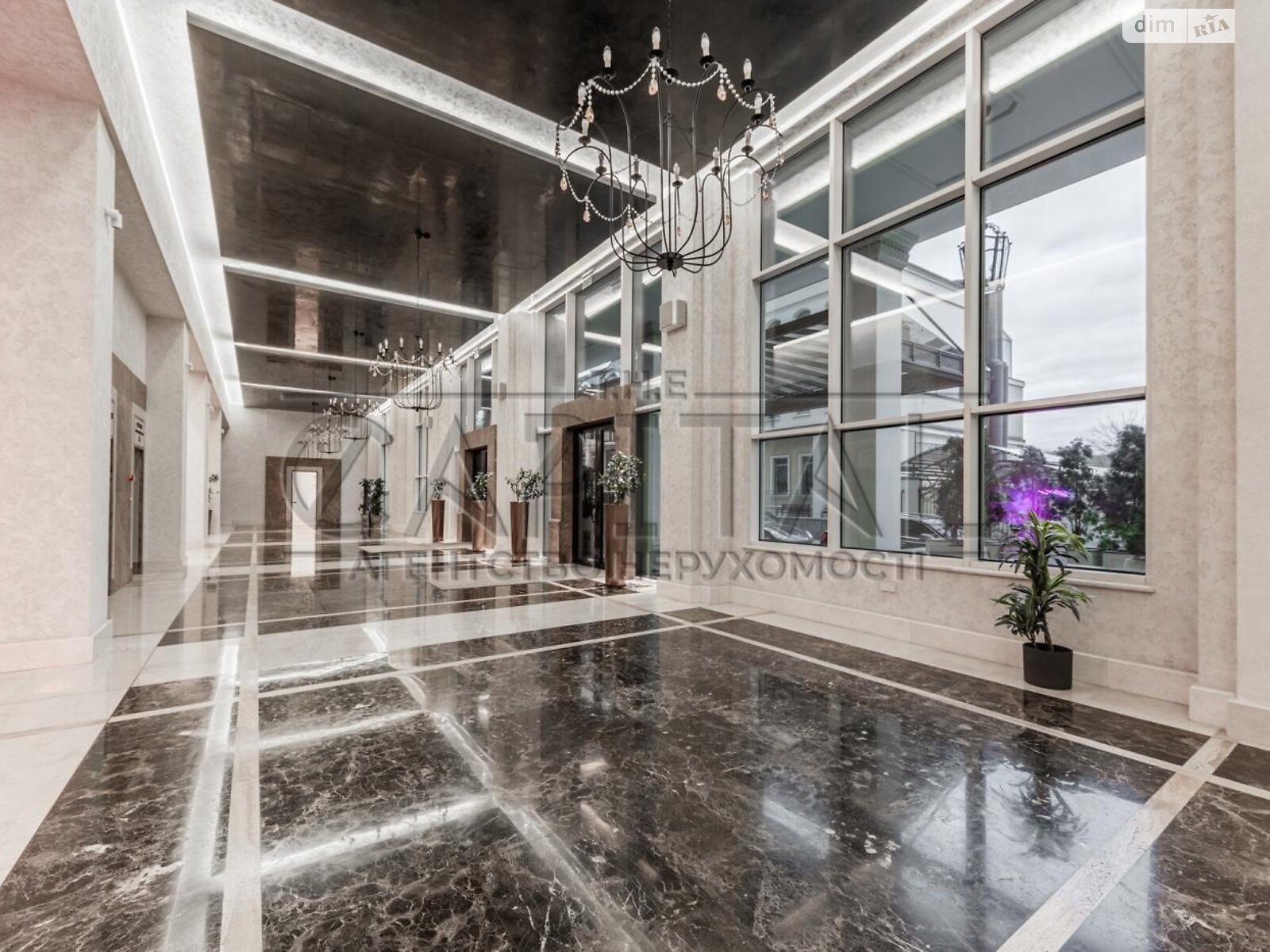 Продажа трехкомнатной квартиры в Киеве, на ул. Новоселицкая 10, фото 1 Продажа трехкомнатной квартиры в Киеве, на ул. Новоселицкая 10, фото 1