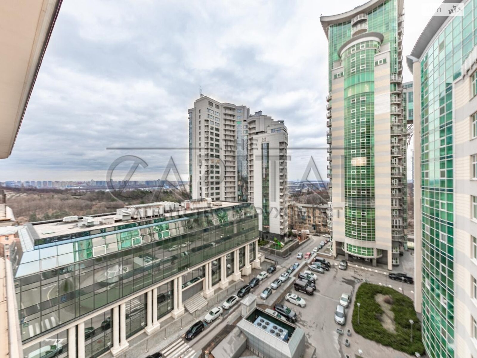 Продажа трехкомнатной квартиры в Киеве, на ул. Новоселицкая 10, фото 1 Продажа трехкомнатной квартиры в Киеве, на ул. Новоселицкая 10, фото 1