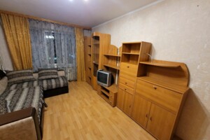 Продаж однокімнатної квартири в Києві, на пл. Оболонська 1, район Оболонь фото 2