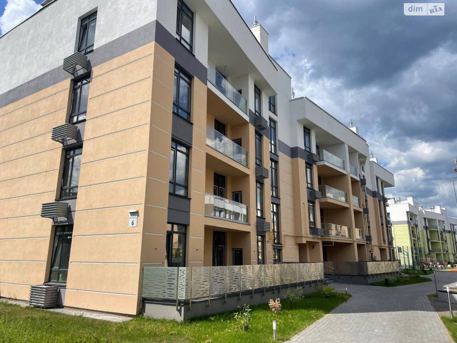 Продаж трикімнатної квартири в Києві, на вул. Дубищанська, кв. 32, район Оболонь фото 1 Продаж трикімнатної квартири в Києві, на вул. Дубищанська, кв. 32, район Оболонь фото 1