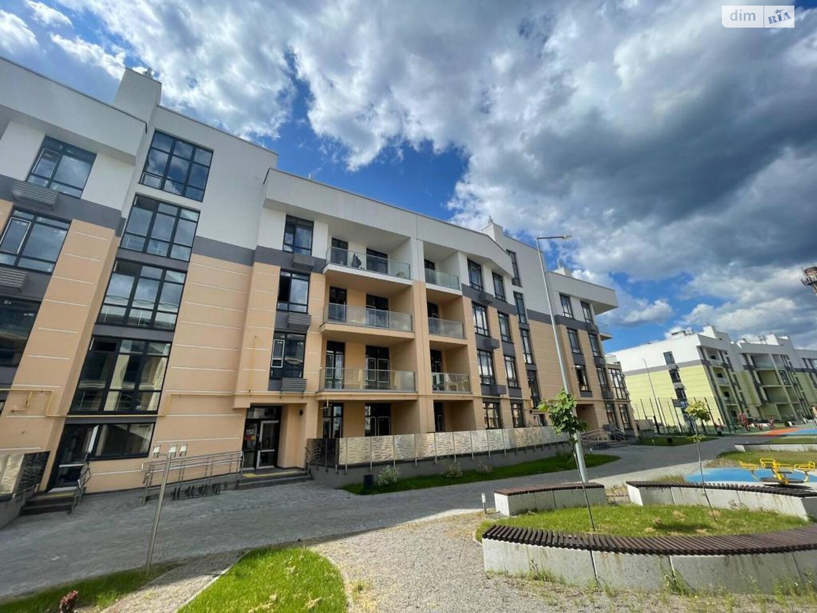 Продаж трикімнатної квартири в Києві, на вул. Дубищанська, кв. 32, район Оболонь фото 1 Продаж трикімнатної квартири в Києві, на вул. Дубищанська, кв. 32, район Оболонь фото 1