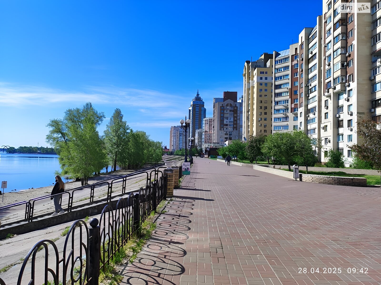 Продаж трикімнатної квартири в Києві, на просп. Володимира Івасюка 20А, район Оболонь фото 1 Продаж трикімнатної квартири в Києві, на просп. Володимира Івасюка 20А, район Оболонь фото 1