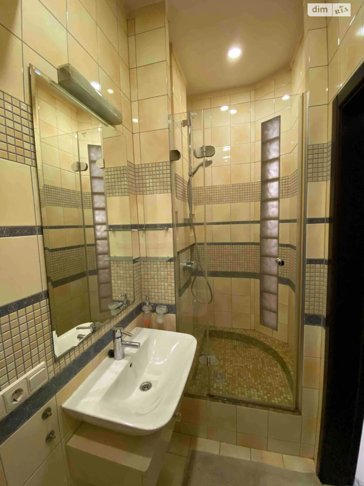 Продаж чотирикімнатної квартири в Києві, на вул. Левка Лук'яненка 21 корпус 9, район Оболонь фото 1 Продаж чотирикімнатної квартири в Києві, на вул. Левка Лук'яненка 21 корпус 9, район Оболонь фото 1