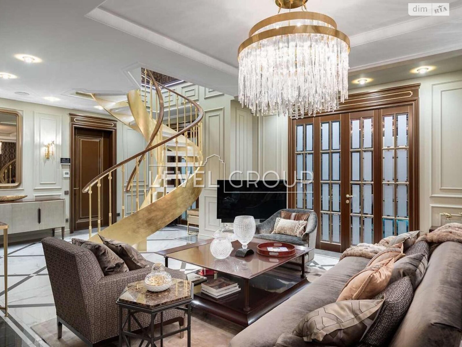 Продажа пятикомнатной квартиры в Киеве, на наб. Оболонская 1 корпус 1, район Оболонь фото 1