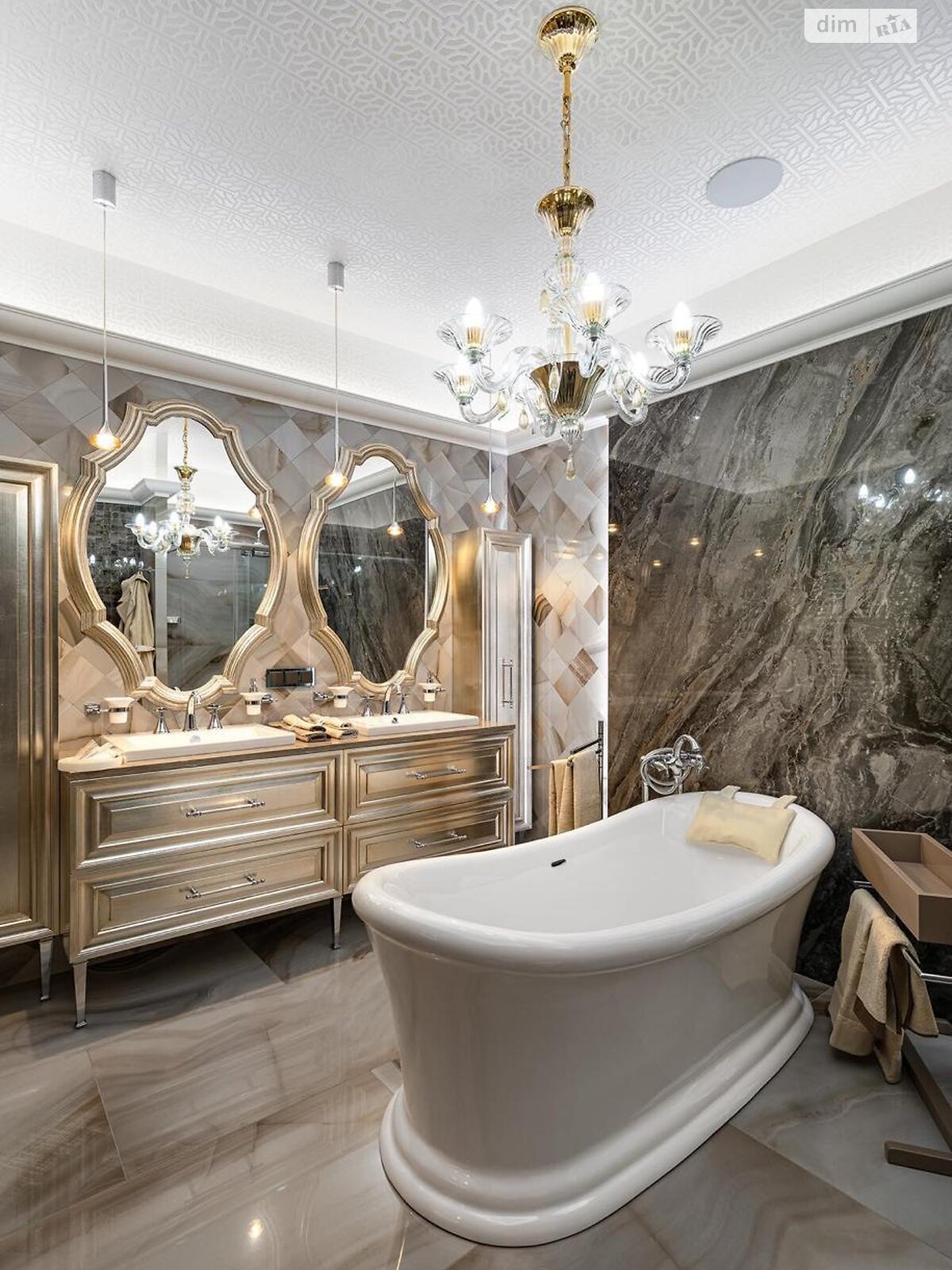 Продажа пятикомнатной квартиры в Киеве, на наб. Оболонская 1 корпус 1, район Оболонь фото 1