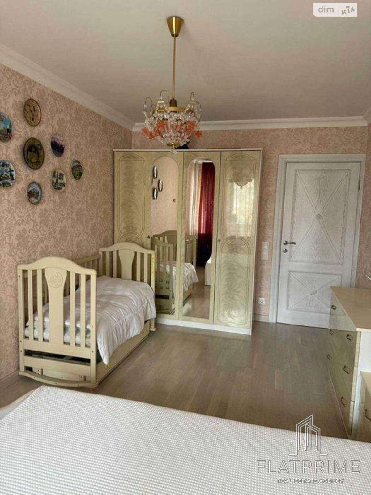 Продаж двокімнатної квартири в Києві, на пл. Оболонська 5, район Оболонь фото 1 Продаж двокімнатної квартири в Києві, на пл. Оболонська 5, район Оболонь фото 1