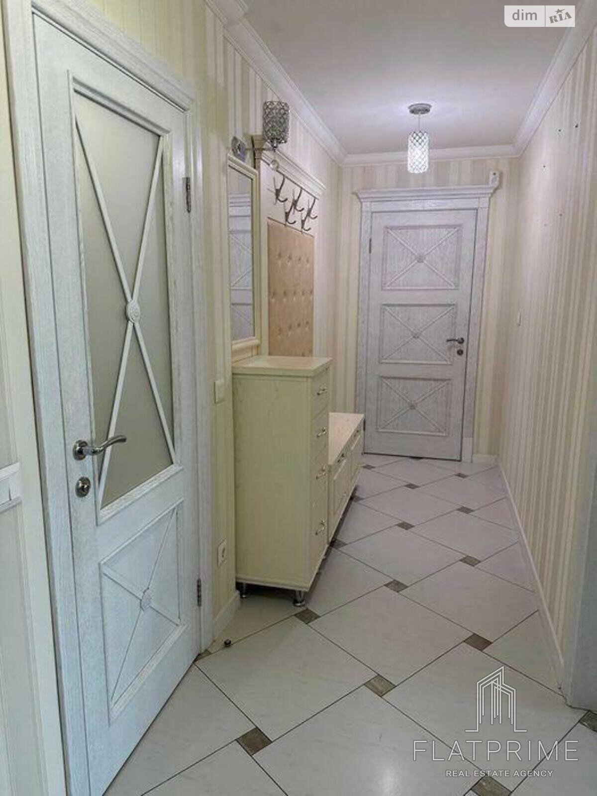 Продаж двокімнатної квартири в Києві, на пл. Оболонська 5, район Оболонь фото 1 Продаж двокімнатної квартири в Києві, на пл. Оболонська 5, район Оболонь фото 1