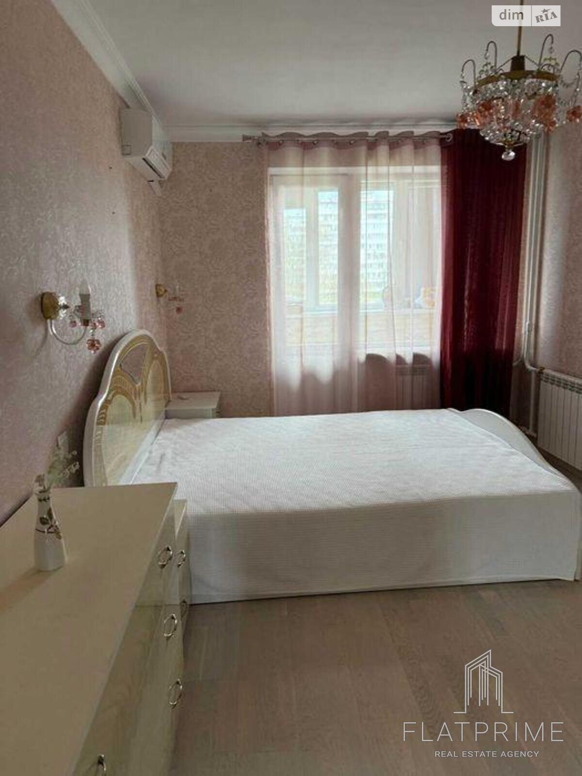 Продаж двокімнатної квартири в Києві, на пл. Оболонська 5, район Оболонь фото 1 Продаж двокімнатної квартири в Києві, на пл. Оболонська 5, район Оболонь фото 1