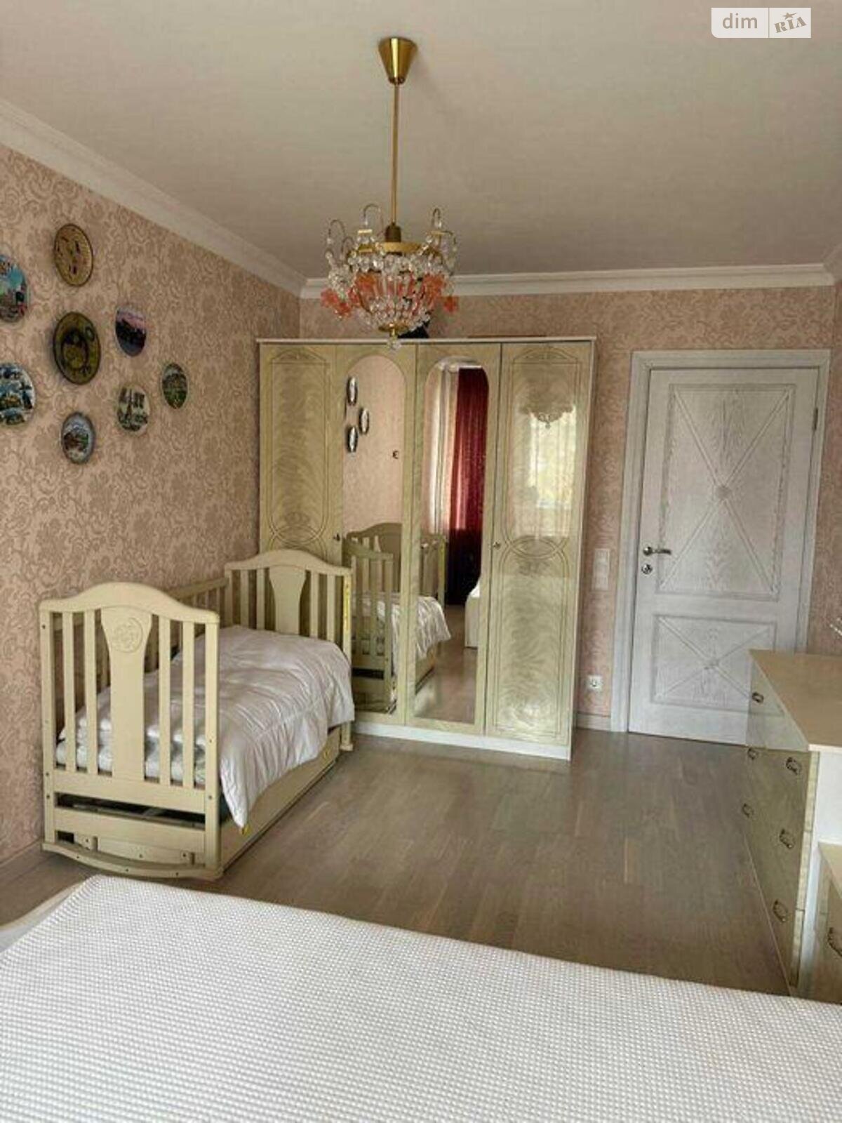 Продажа трехкомнатной квартиры в Киеве, на пл. Оболонская 5, район Оболонь фото 1 Продажа трехкомнатной квартиры в Киеве, на пл. Оболонская 5, район Оболонь фото 1