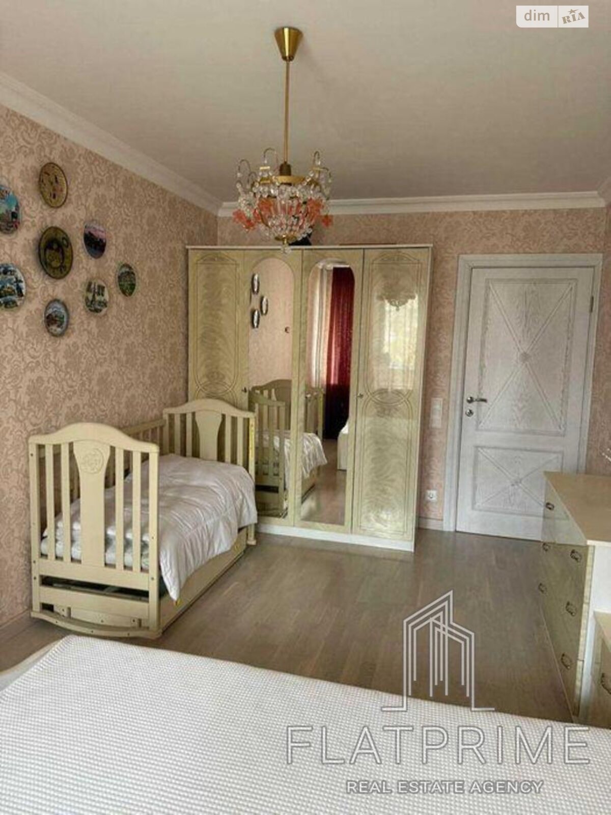 Продаж трикімнатної квартири в Києві, на пл. Оболонська 5, район Оболонь фото 1 Продаж трикімнатної квартири в Києві, на пл. Оболонська 5, район Оболонь фото 1