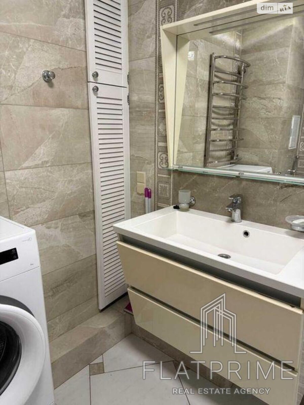 Продаж трикімнатної квартири в Києві, на пл. Оболонська 5, район Оболонь фото 1 Продаж трикімнатної квартири в Києві, на пл. Оболонська 5, район Оболонь фото 1