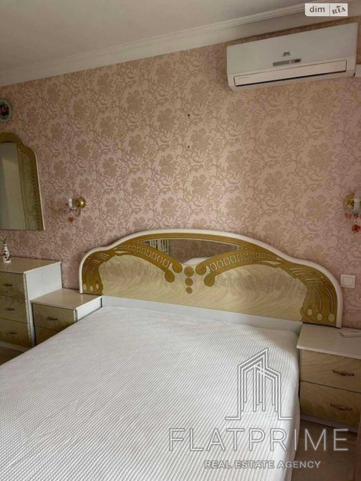Продаж трикімнатної квартири в Києві, на пл. Оболонська 5, район Оболонь фото 1 Продаж трикімнатної квартири в Києві, на пл. Оболонська 5, район Оболонь фото 1