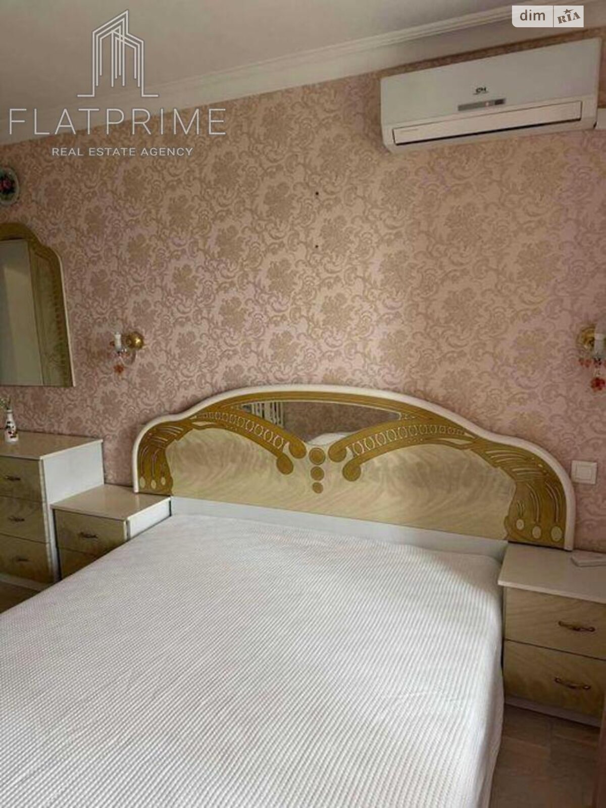 Продаж трикімнатної квартири в Києві, на пл. Оболонська 5, район Оболонь фото 1 Продаж трикімнатної квартири в Києві, на пл. Оболонська 5, район Оболонь фото 1