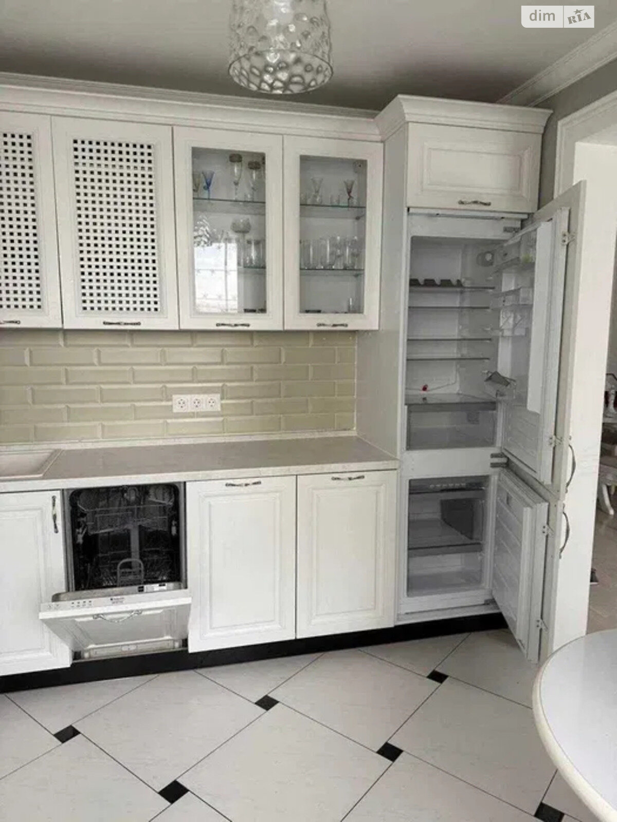 Продажа трехкомнатной квартиры в Киеве, на пл. Оболонская 5, район Оболонь фото 1 Продажа трехкомнатной квартиры в Киеве, на пл. Оболонская 5, район Оболонь фото 1