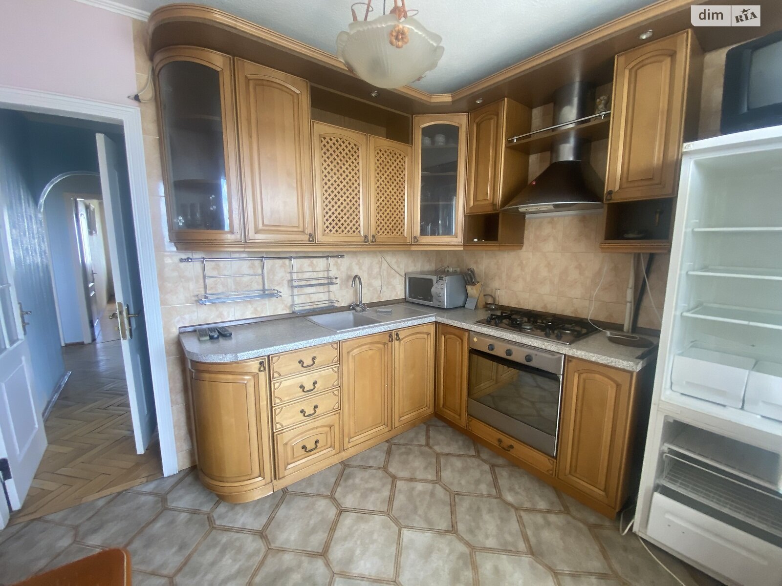Продаж трикімнатної квартири в Києві, на пл. Оболонська 1, район Оболонь фото 1 Продаж трикімнатної квартири в Києві, на пл. Оболонська 1, район Оболонь фото 1