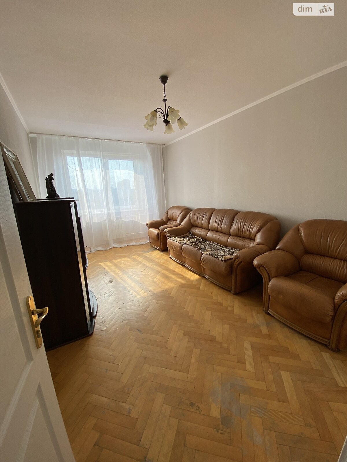 Продаж трикімнатної квартири в Києві, на пл. Оболонська 1, район Оболонь фото 1 Продаж трикімнатної квартири в Києві, на пл. Оболонська 1, район Оболонь фото 1