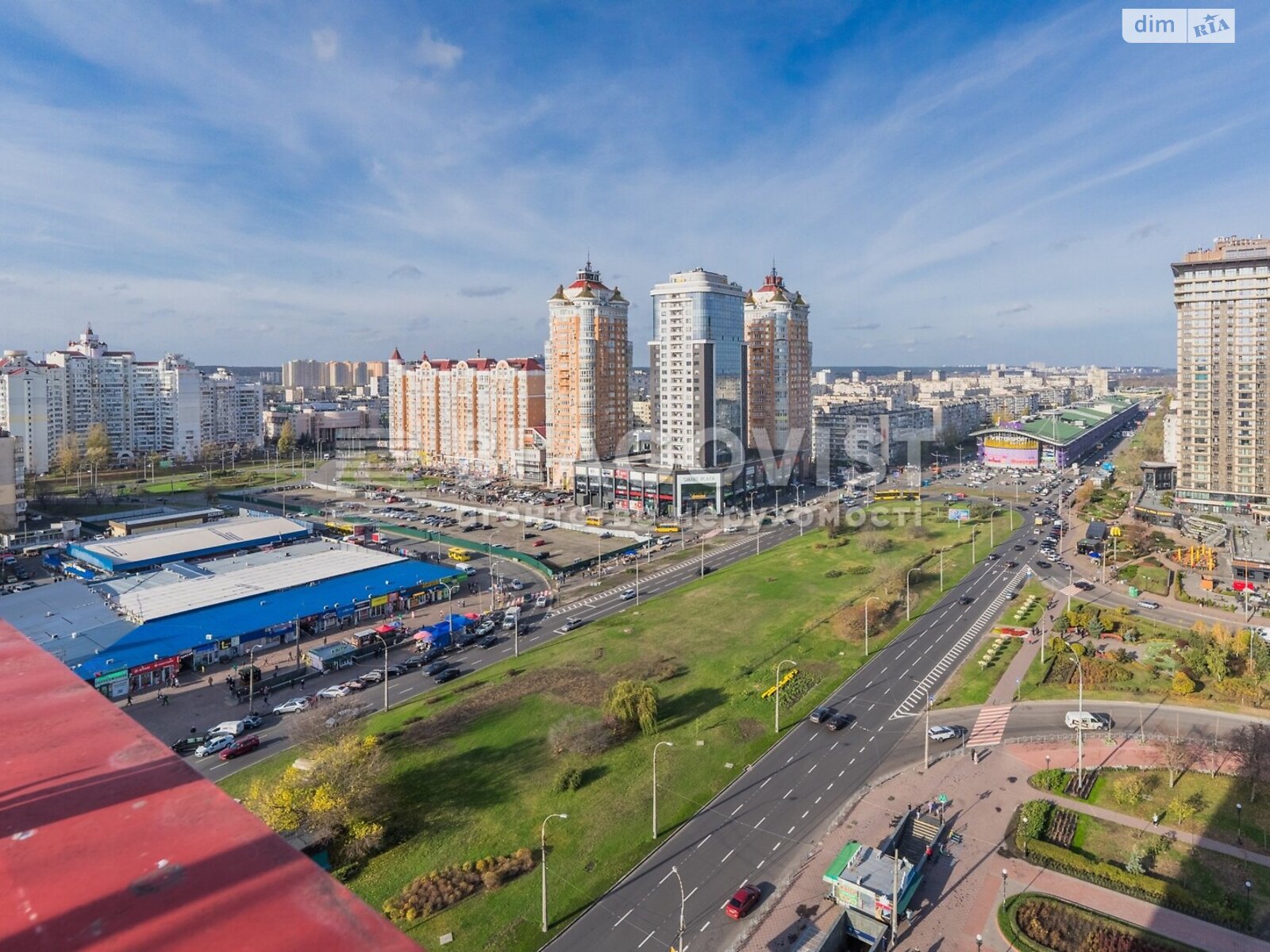 Продаж чотирикімнатної квартири в Києві, на просп. Оболонський 22В, район Оболонь фото 1