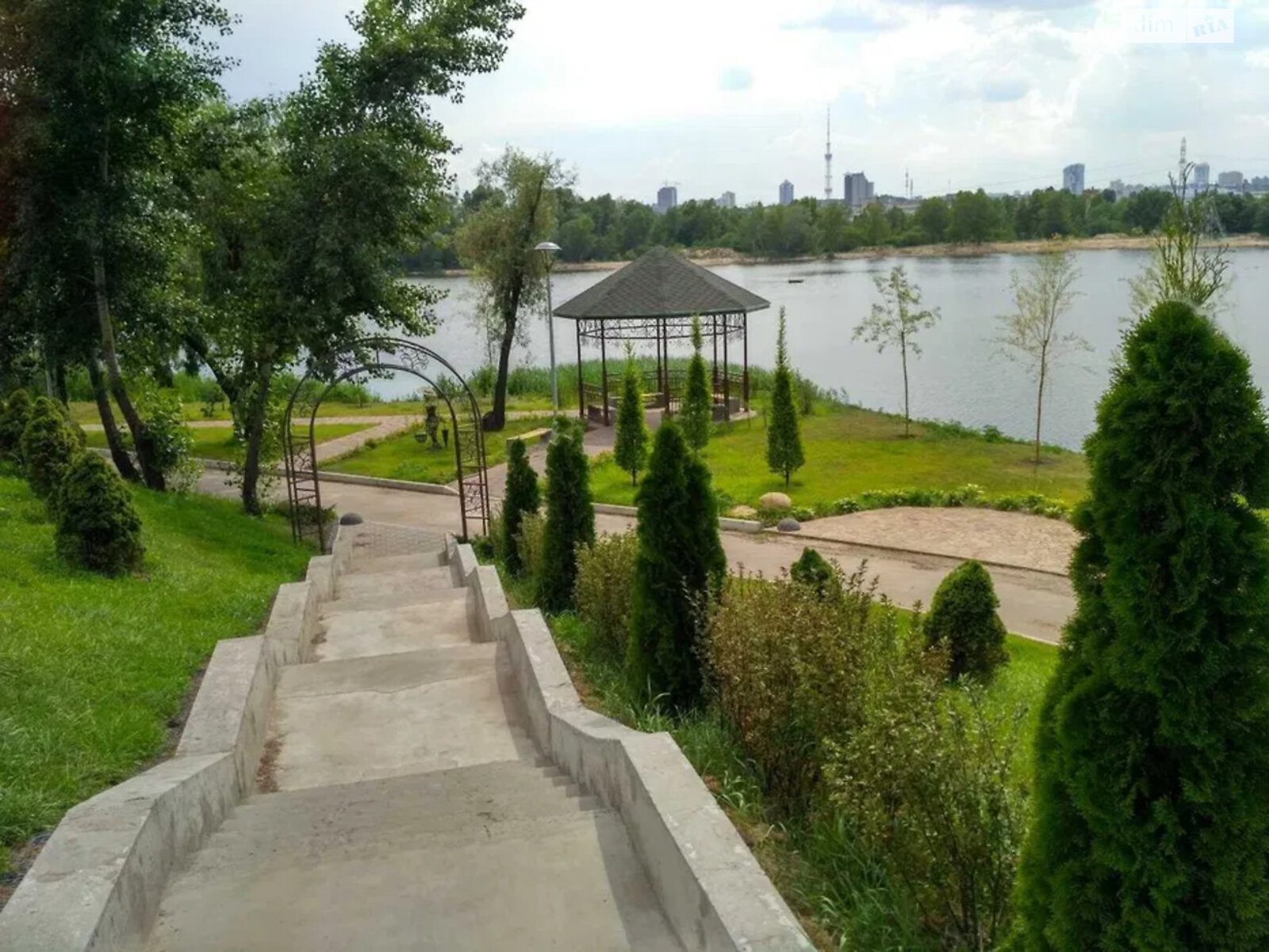 Продаж трикімнатної квартири в Києві, на просп. Оболонський 1 корпус 1, район Оболонь фото 1 Продаж трикімнатної квартири в Києві, на просп. Оболонський 1 корпус 1, район Оболонь фото 1