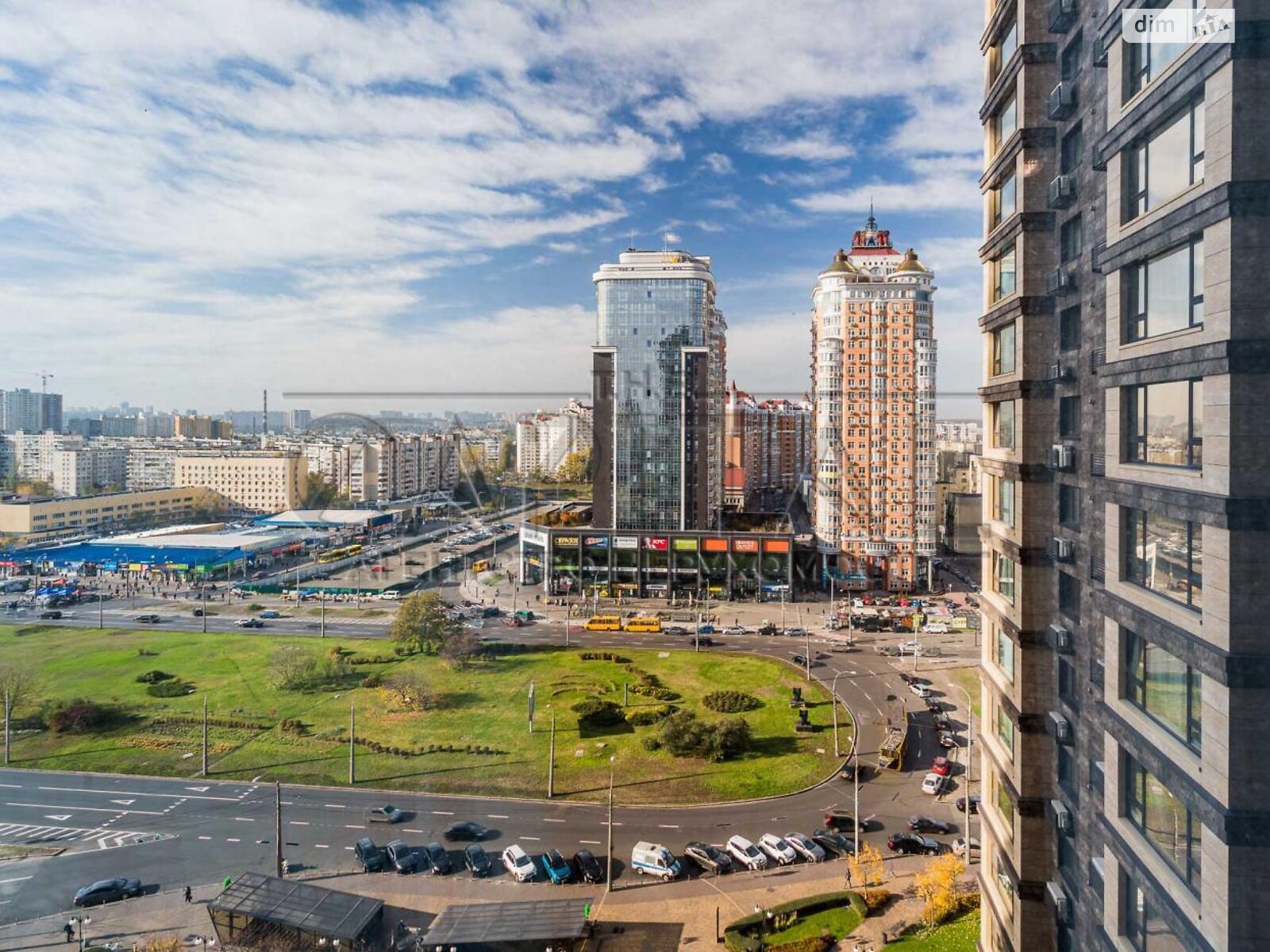 Продажа трехкомнатной квартиры в Киеве, на просп. Оболонский 26, район Оболонь фото 1 Продажа трехкомнатной квартиры в Киеве, на просп. Оболонский 26, район Оболонь фото 1