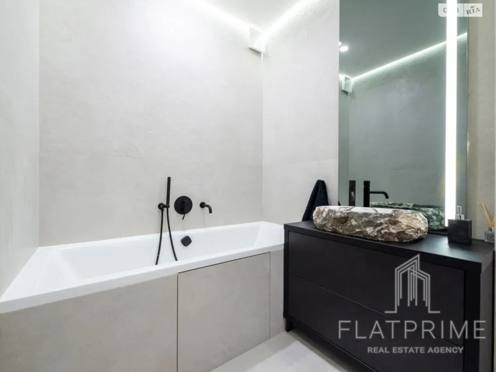 Продажа четырехкомнатной квартиры в Киеве, на просп. Оболонский 26, район Оболонь фото 1 Продажа четырехкомнатной квартиры в Киеве, на просп. Оболонский 26, район Оболонь фото 1