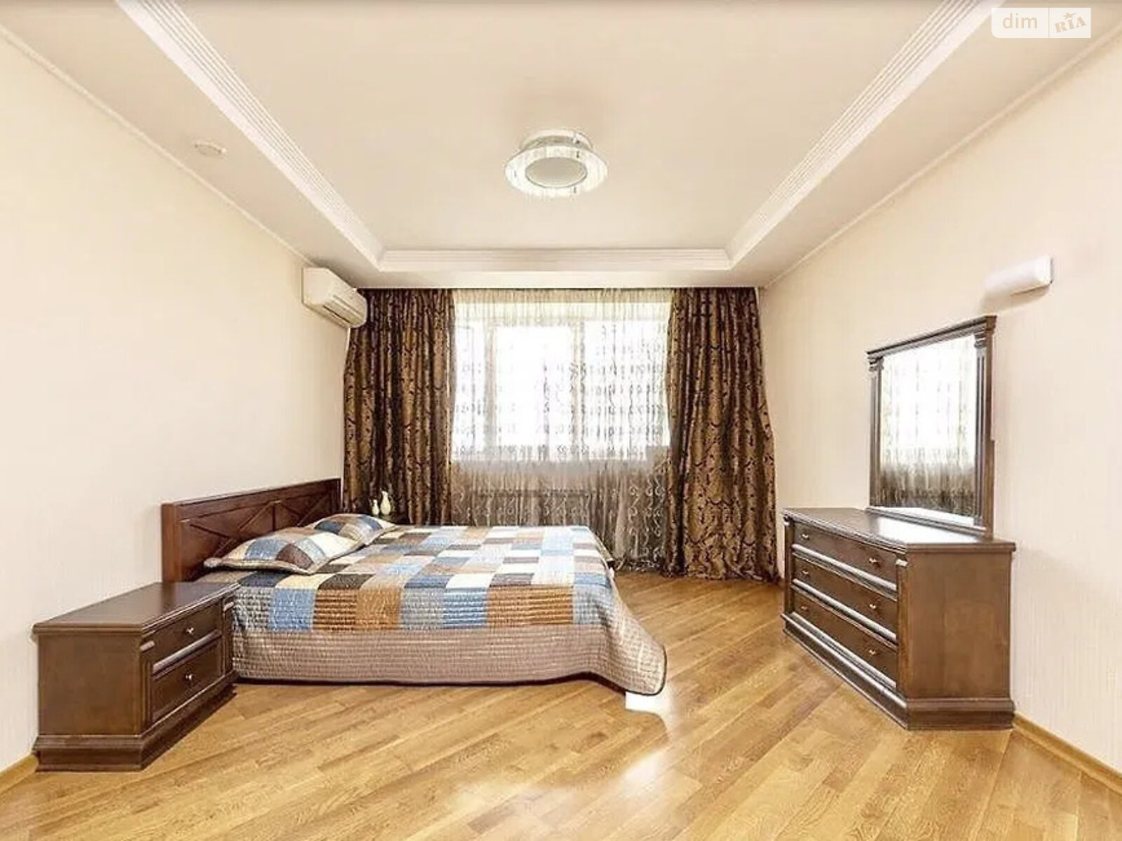 Продаж п`ятикімнатної квартири в Києві, на просп. Оболонський 22В, район Оболонь фото 1 Продаж п`ятикімнатної квартири в Києві, на просп. Оболонський 22В, район Оболонь фото 1