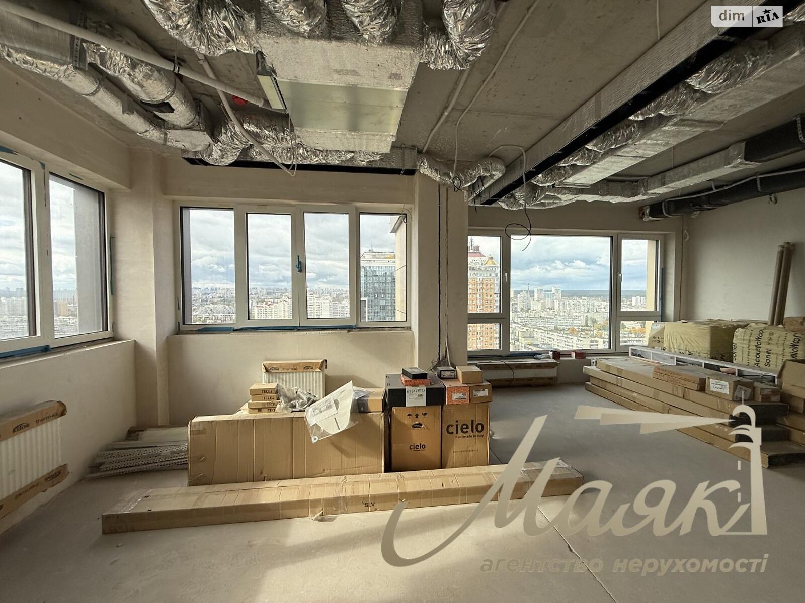 Продажа трехкомнатной квартиры в Киеве, на просп. Оболонский 26, район Оболонь фото 1 Продажа трехкомнатной квартиры в Киеве, на просп. Оболонский 26, район Оболонь фото 1