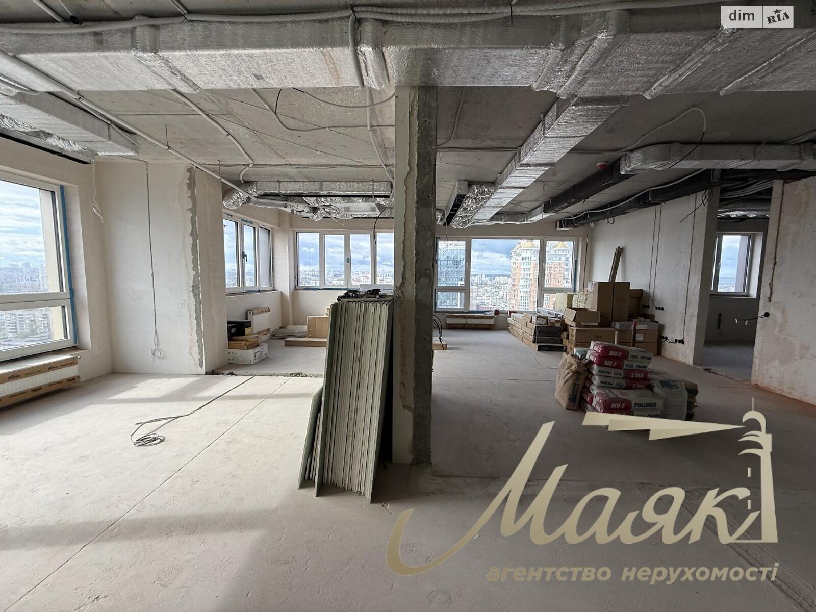 Продажа трехкомнатной квартиры в Киеве, на просп. Оболонский 26, район Оболонь фото 1 Продажа трехкомнатной квартиры в Киеве, на просп. Оболонский 26, район Оболонь фото 1