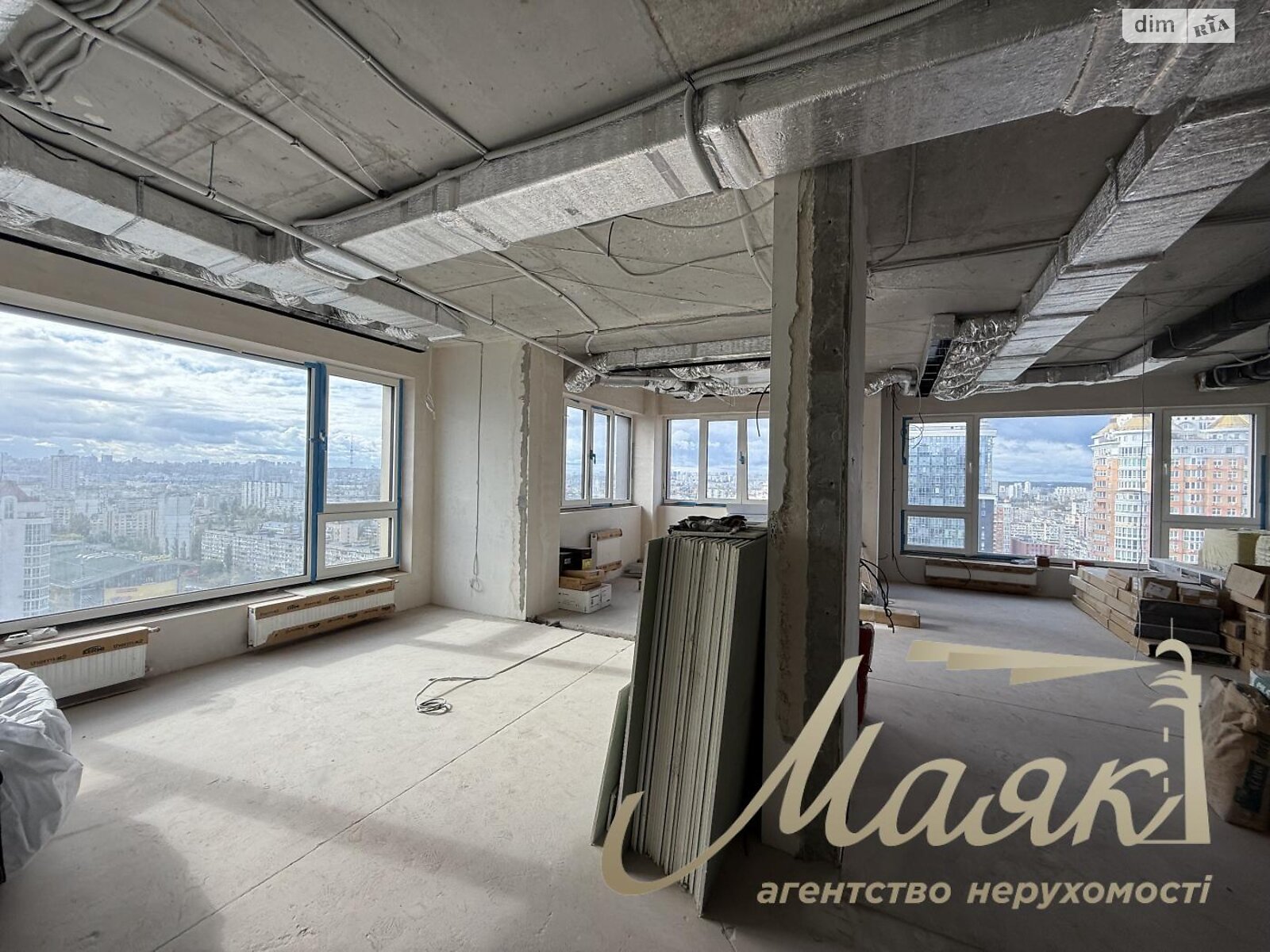 Продажа трехкомнатной квартиры в Киеве, на просп. Оболонский 26, район Оболонь фото 1 Продажа трехкомнатной квартиры в Киеве, на просп. Оболонский 26, район Оболонь фото 1