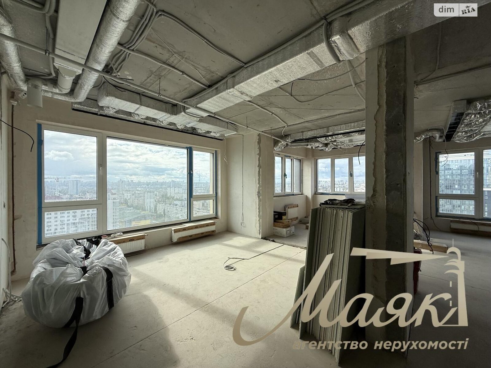 Продажа трехкомнатной квартиры в Киеве, на просп. Оболонский 26, район Оболонь фото 1 Продажа трехкомнатной квартиры в Киеве, на просп. Оболонский 26, район Оболонь фото 1